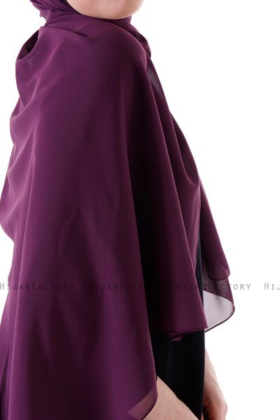 Hadise - Dunkelviolett Chiffon Hijab