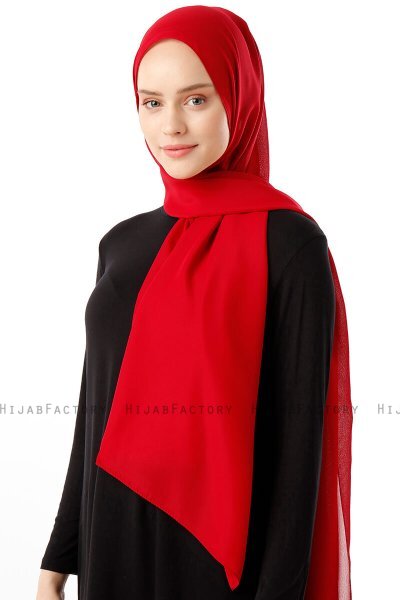 Hadise - Rot Chiffon Hijab