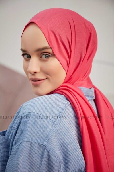 Silky Plain - Dark Pink Hijab