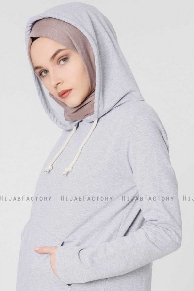 Nasira Grå Klänning Med Hood 280105b